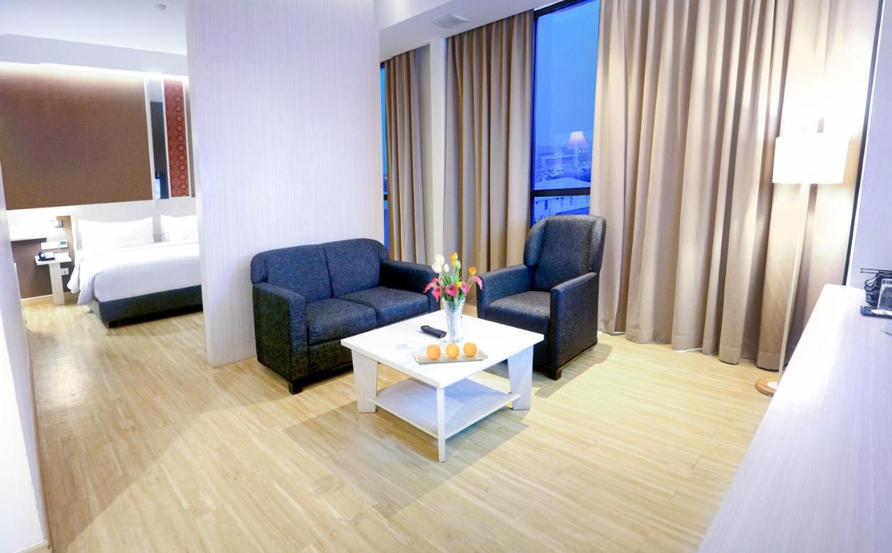 Harper Palembang By Aston Hotell Eksteriør bilde
