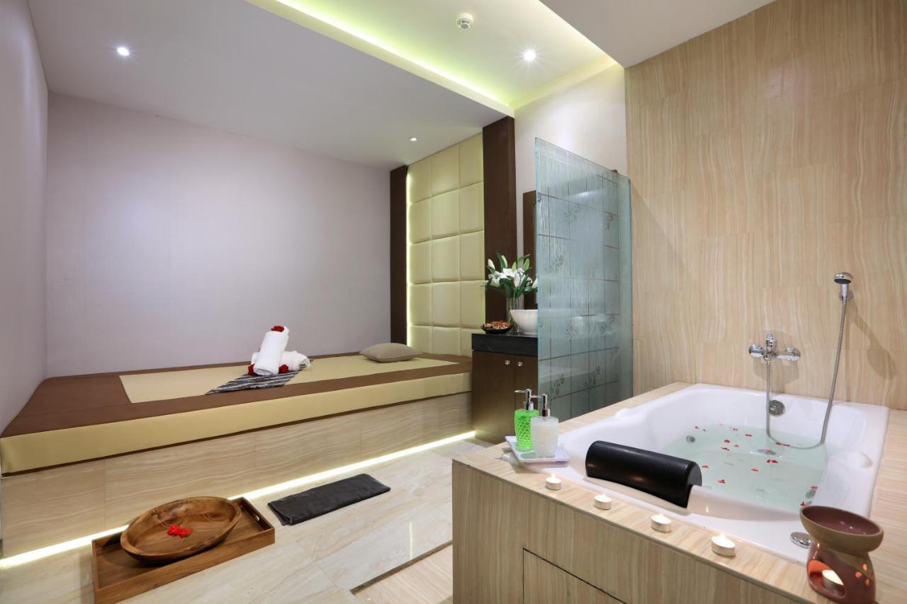 Harper Palembang By Aston Hotell Eksteriør bilde